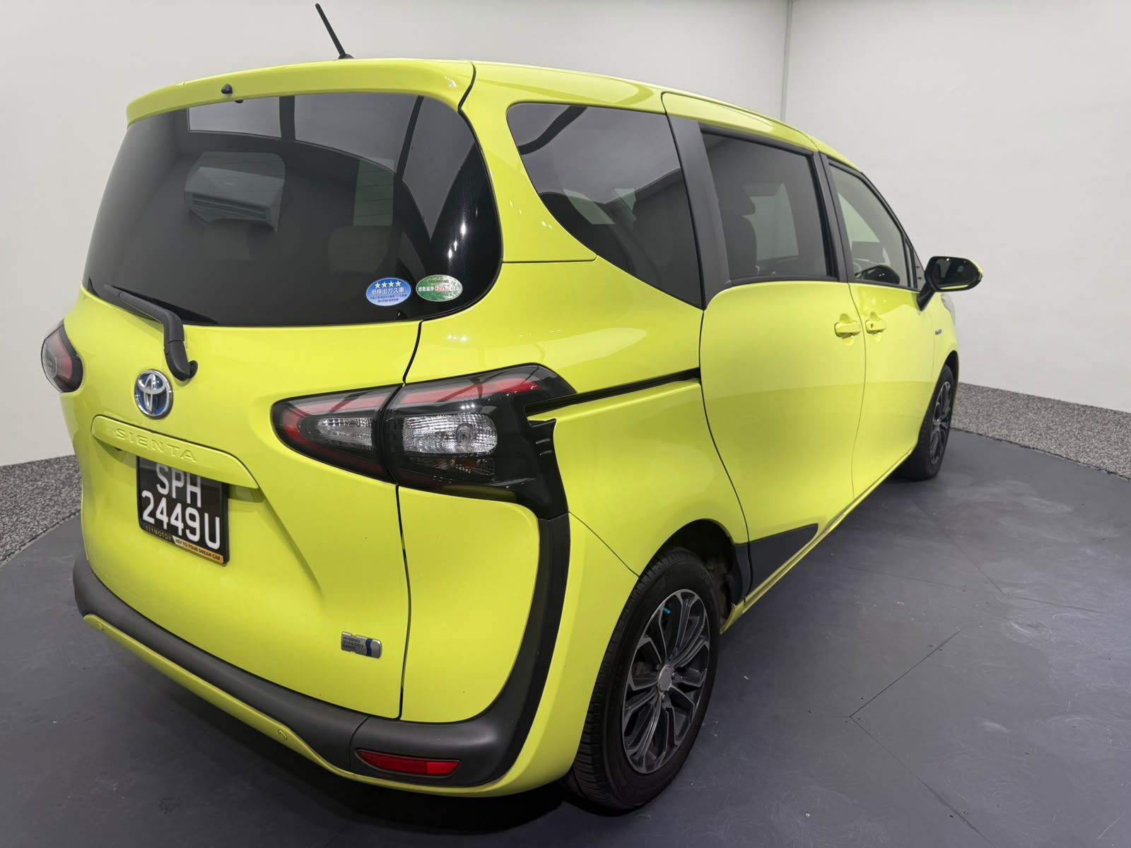 2016 Toyota Sienta, photo 6