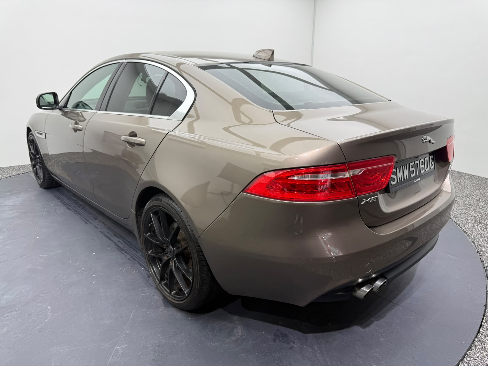 2016 Jaguar XE, photo 4