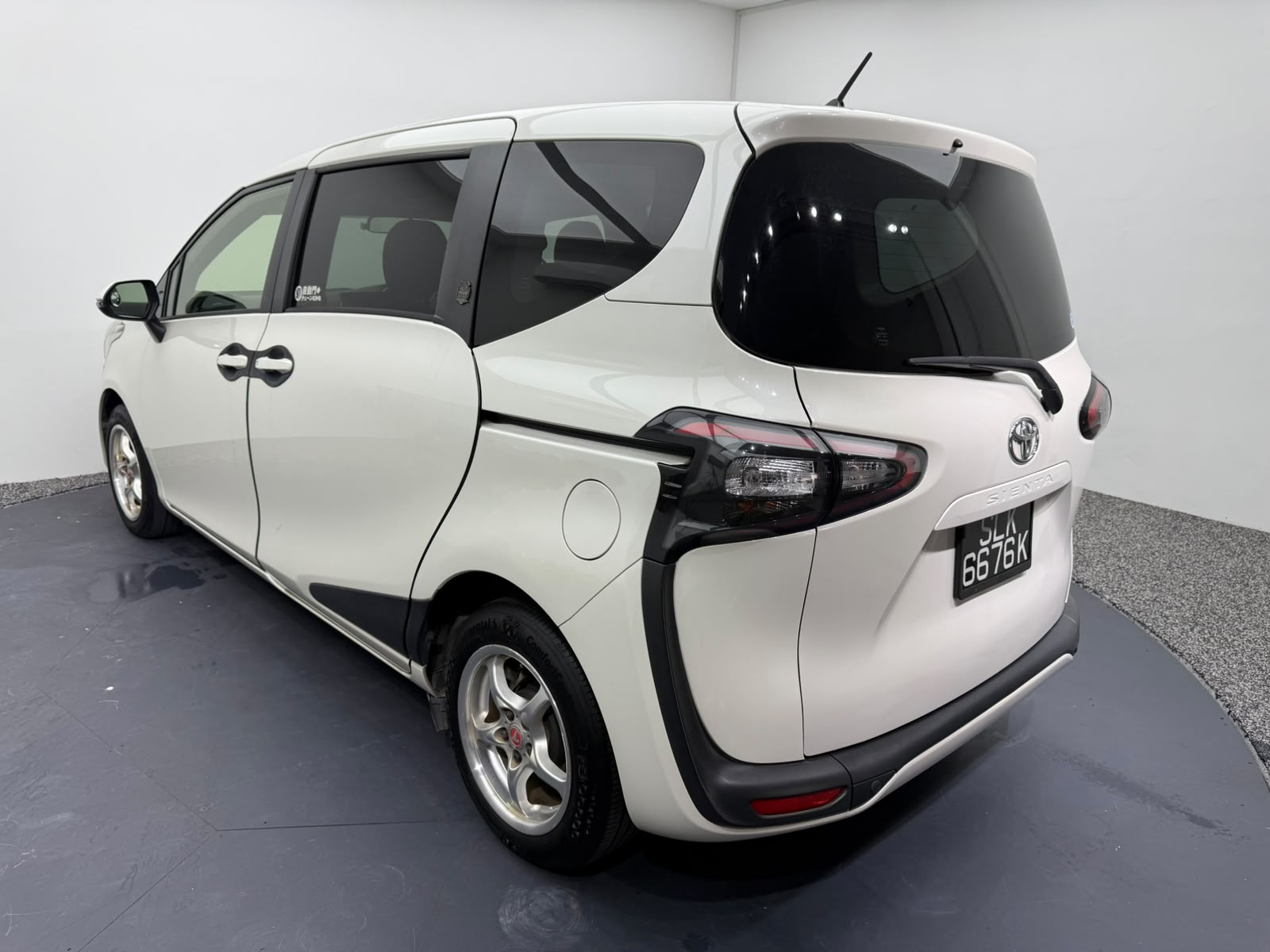 2016 Toyota Sienta, photo 4