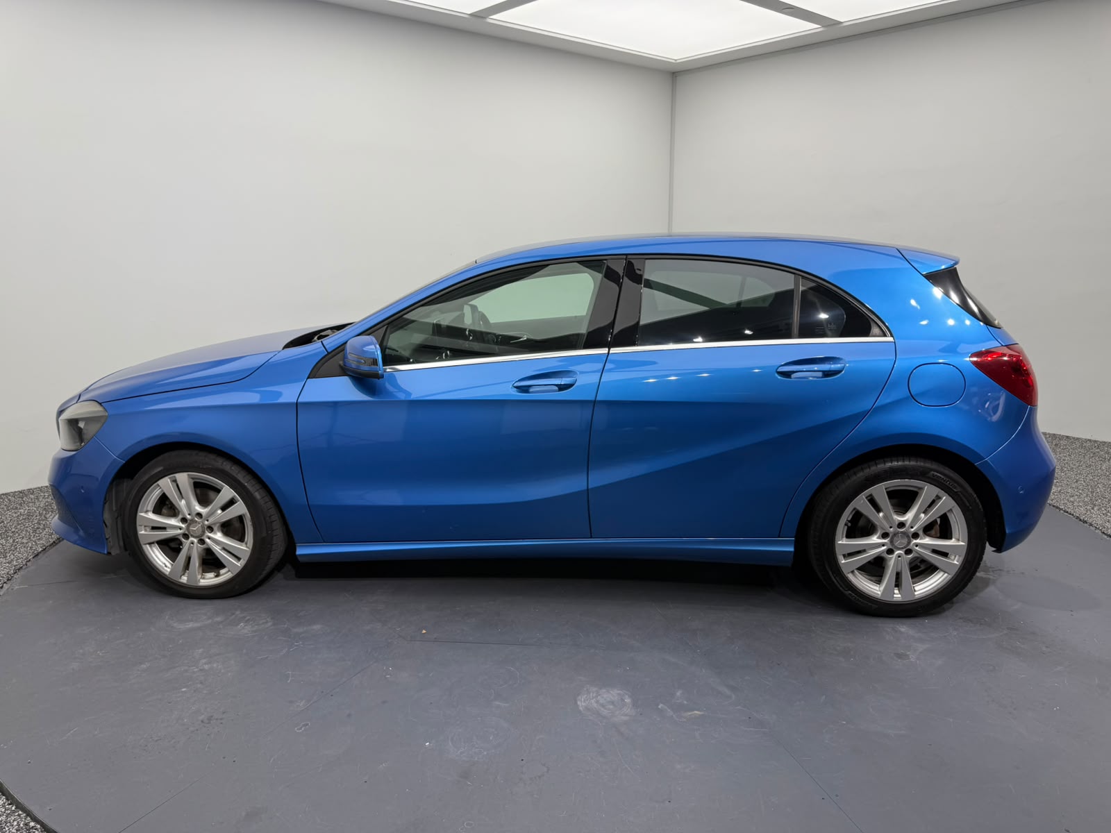 2016 Mercedes-Benz A180, photo 3