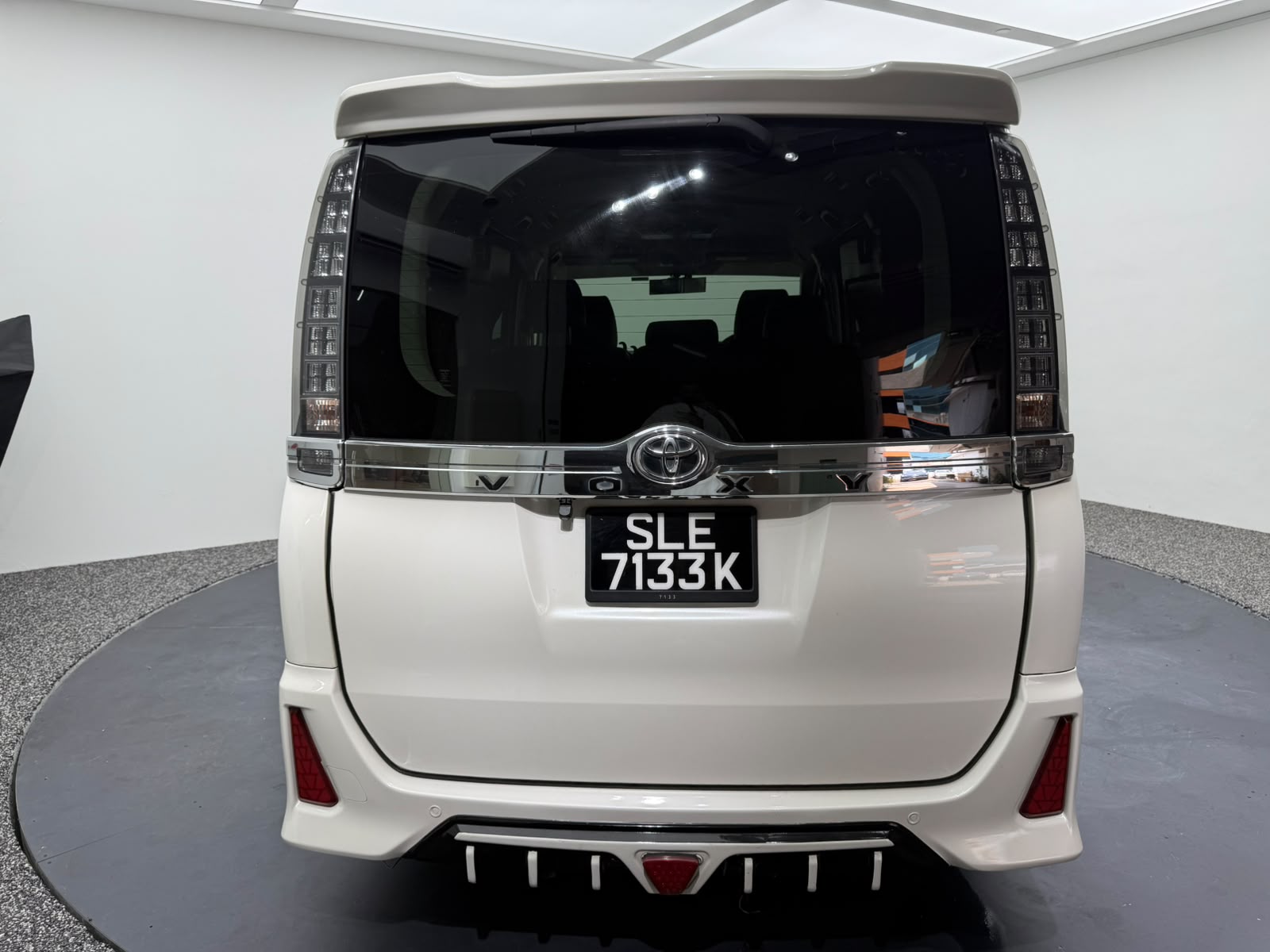 2015 Toyota Voxy, photo 5