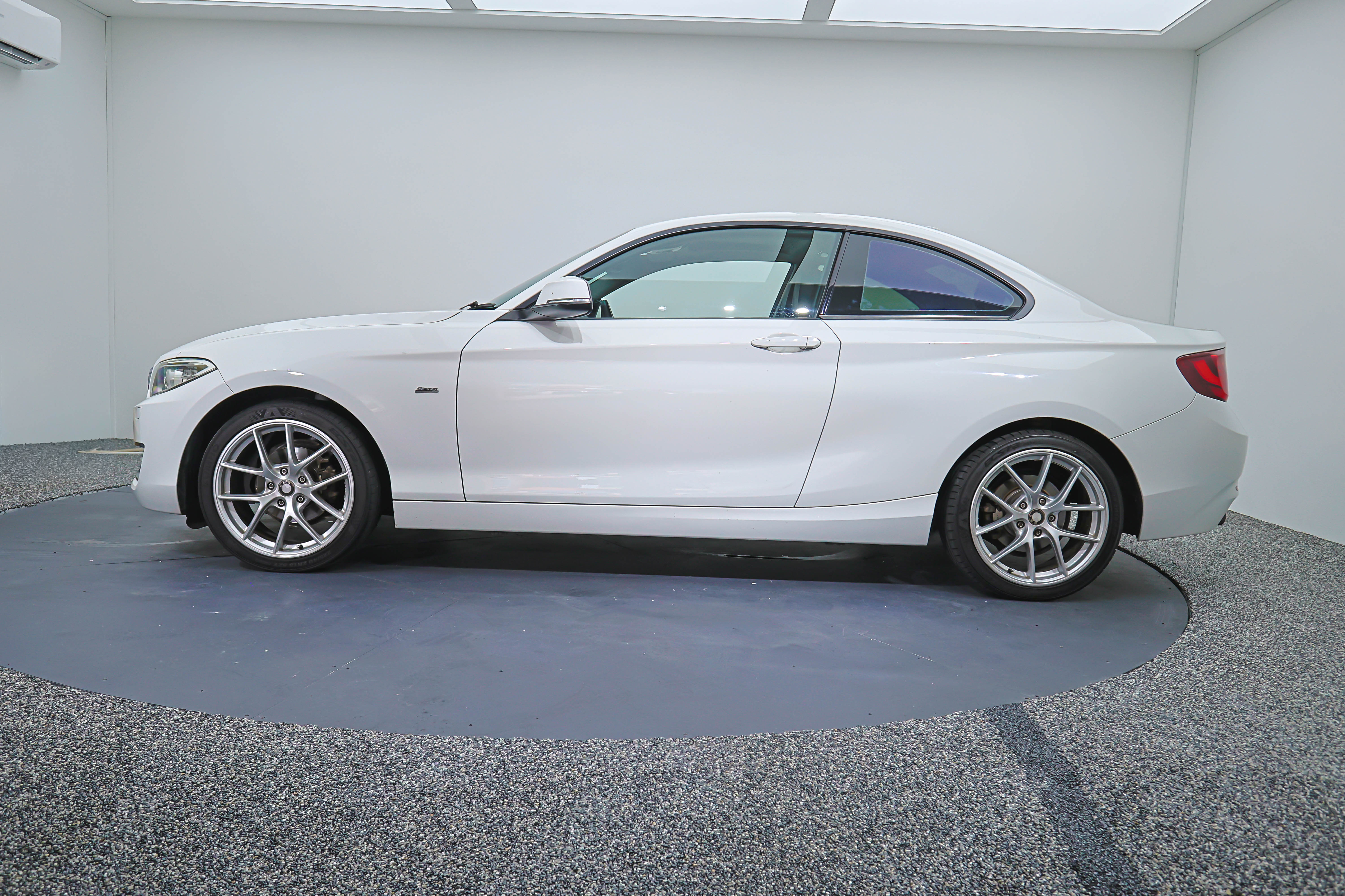 2016 BMW 218i Coupe, photo 3