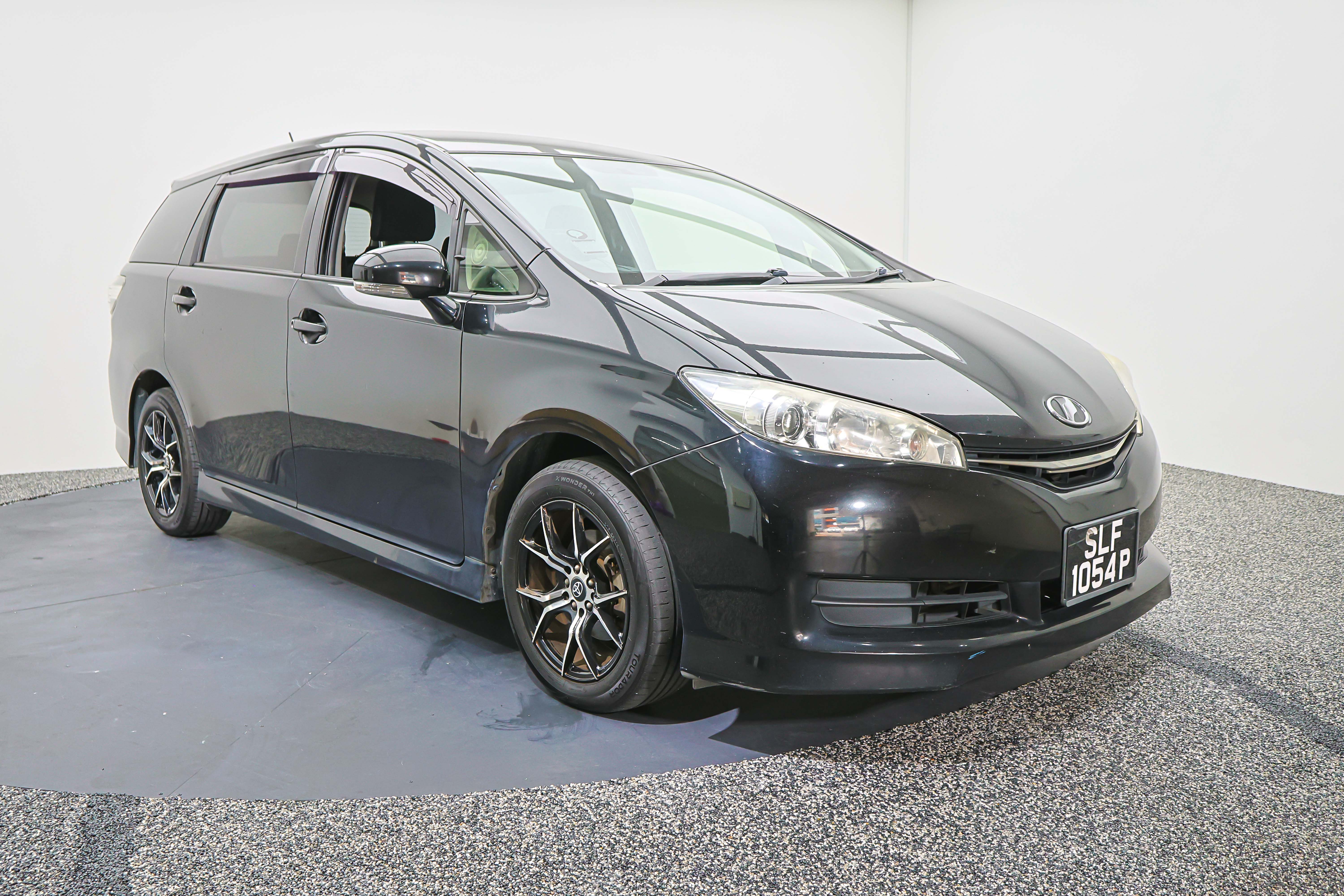 2016 Toyota Wish, photo 2