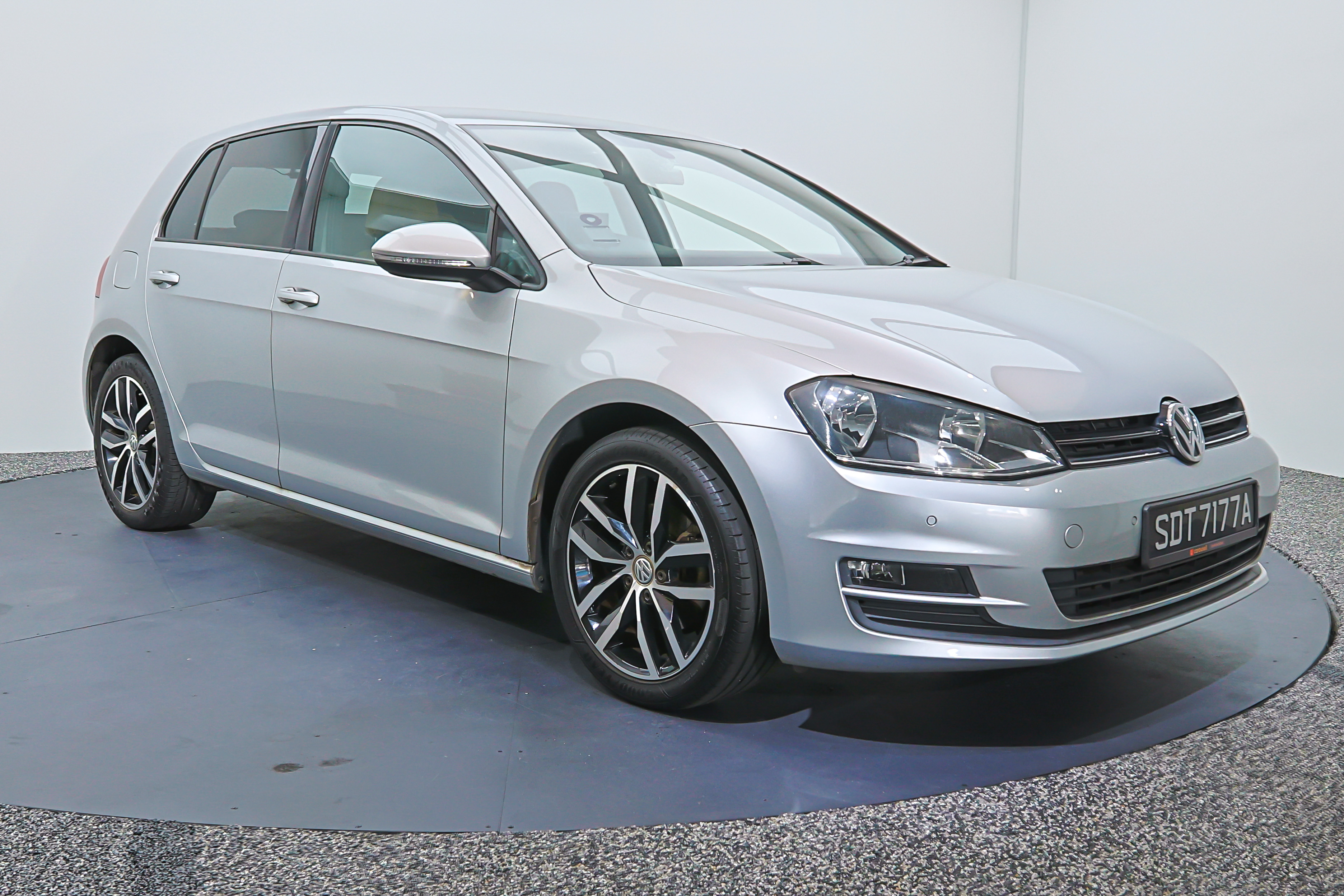 2015 Volkswagen Golf, photo 2