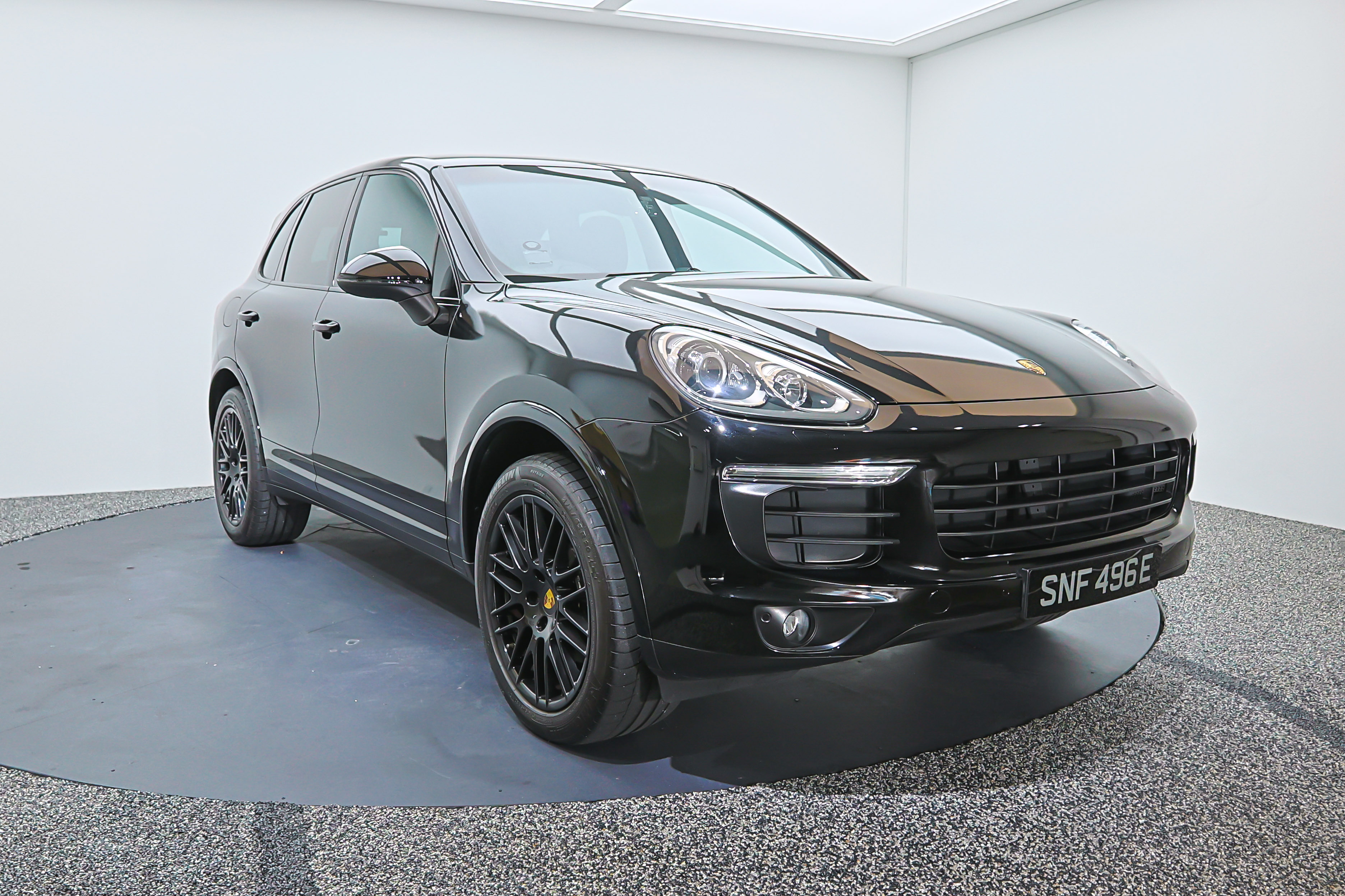 2017 Porsche Cayenne, photo 3