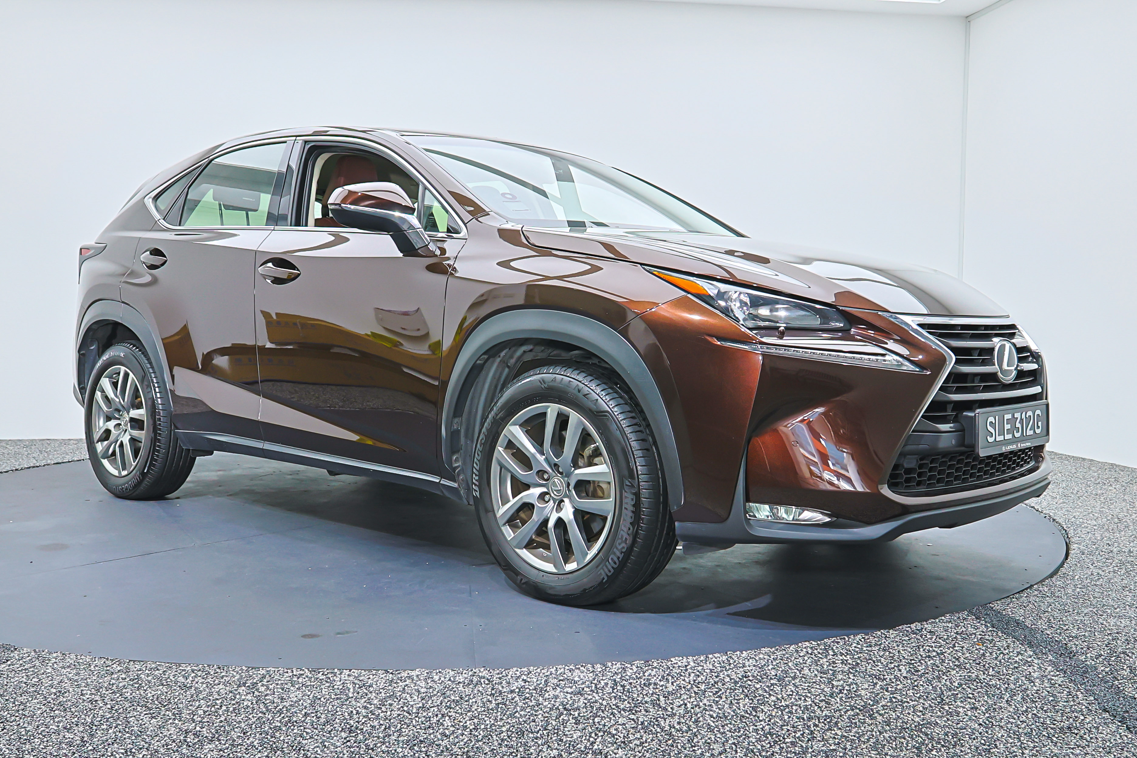 2016 Lexus NX200T, photo 4