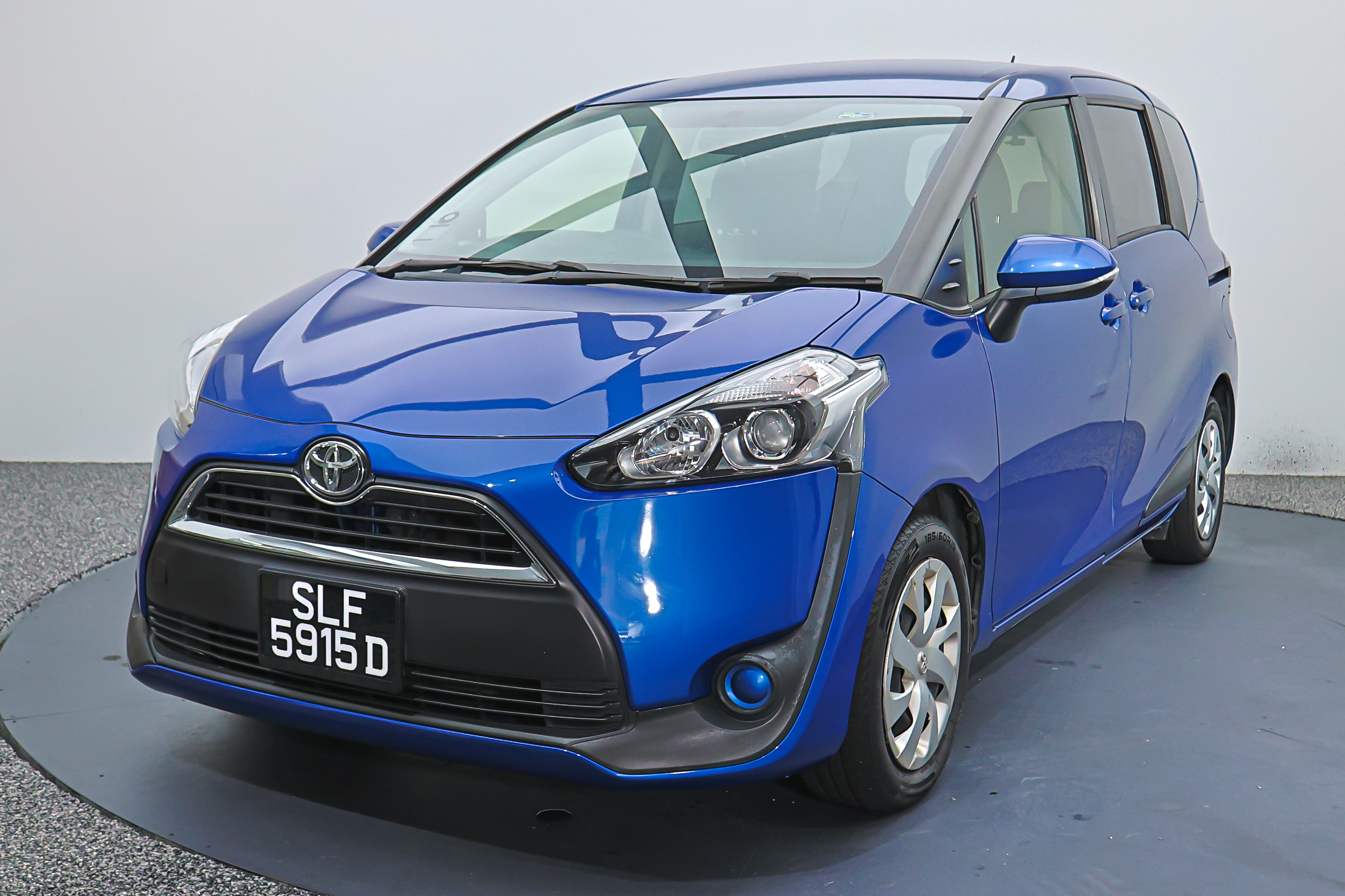 2016 Toyota Sienta, photo 3