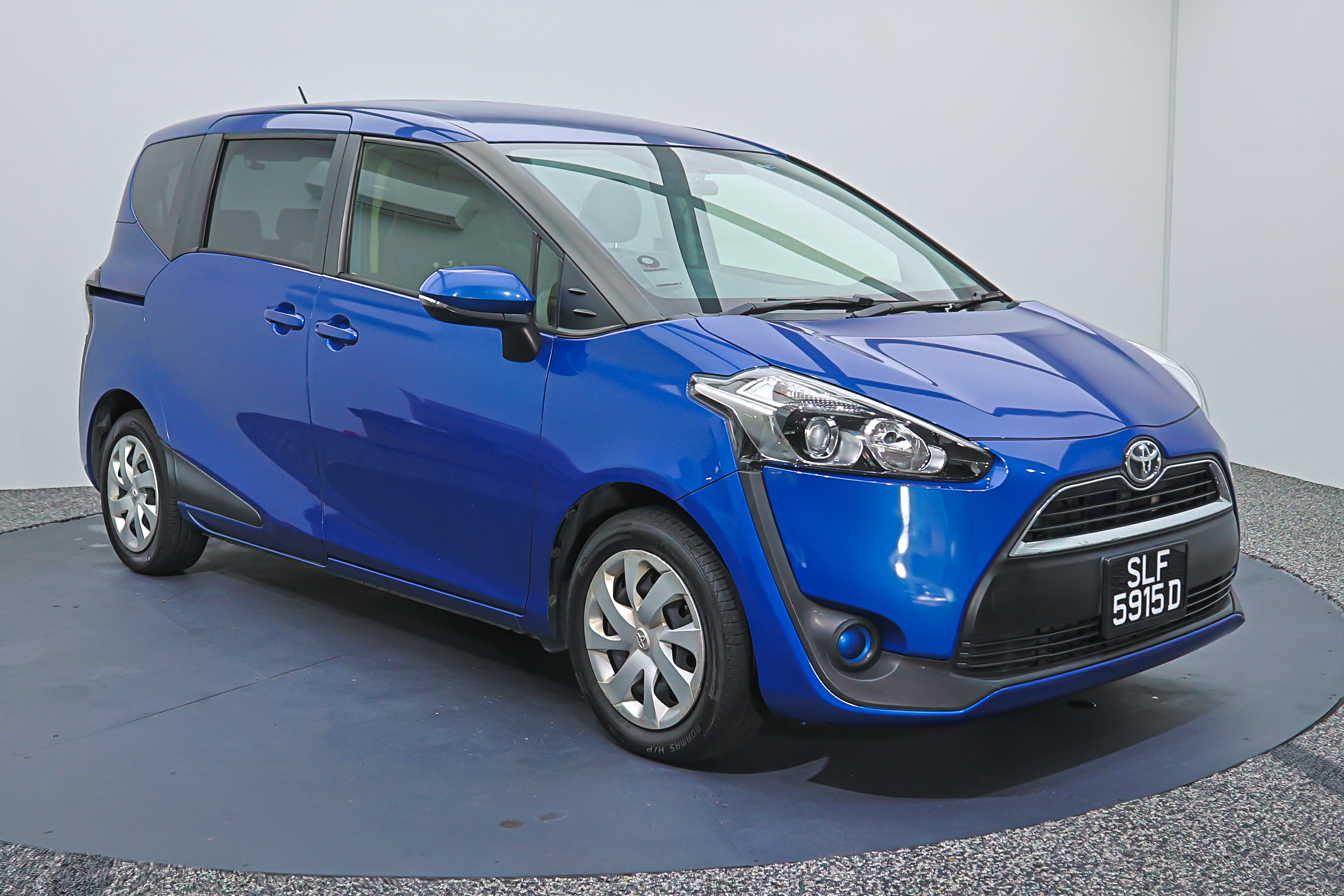 2016 Toyota Sienta, photo 4