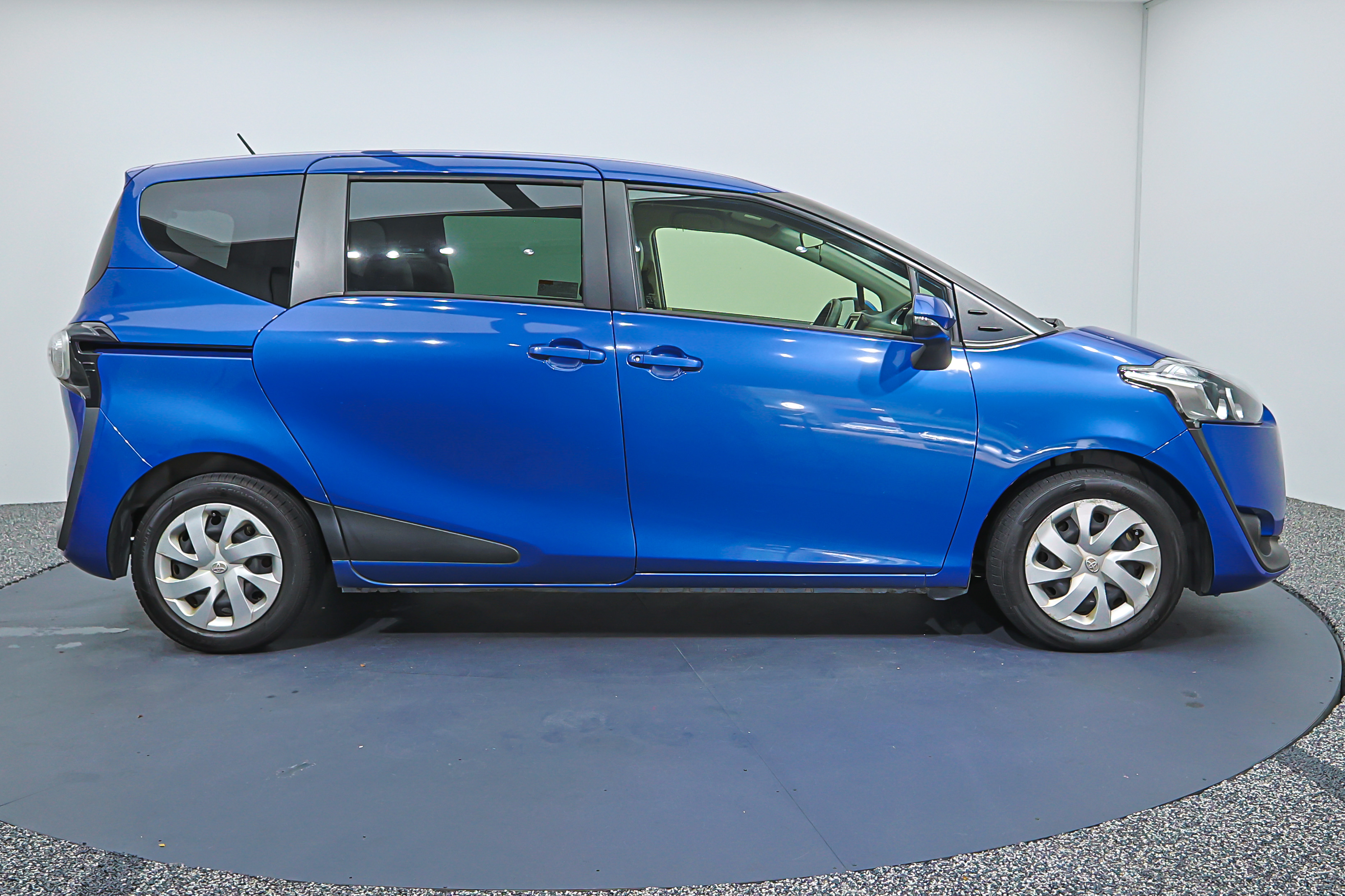 2016 Toyota Sienta, photo 5