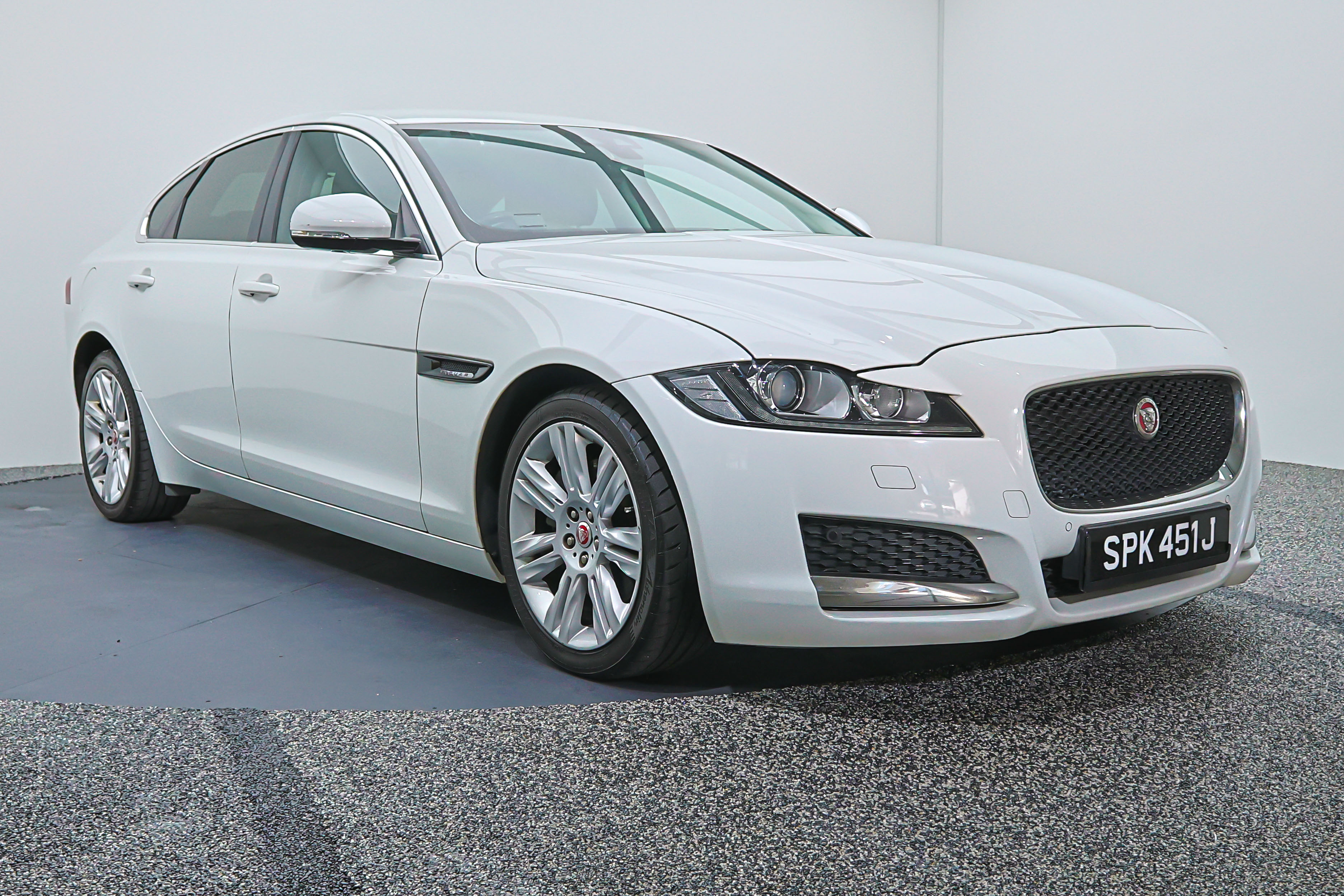 2016 Jaguar XF, photo 4