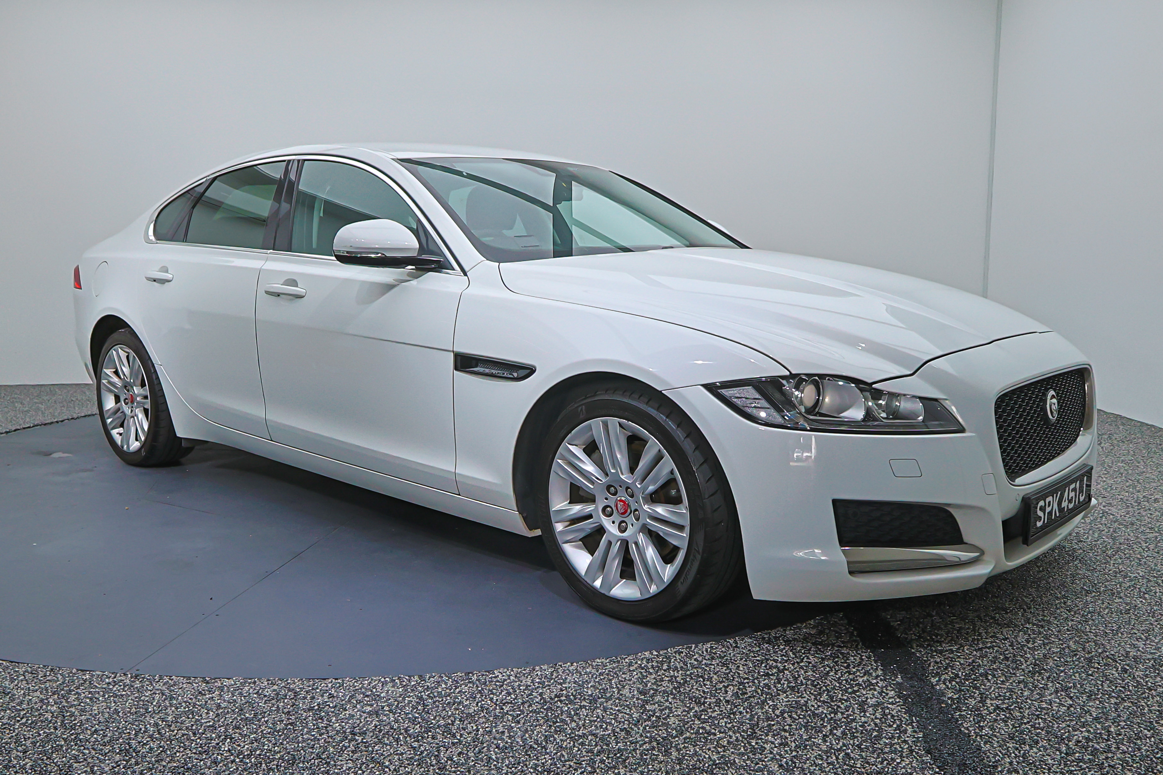 2016 Jaguar XF, photo 5