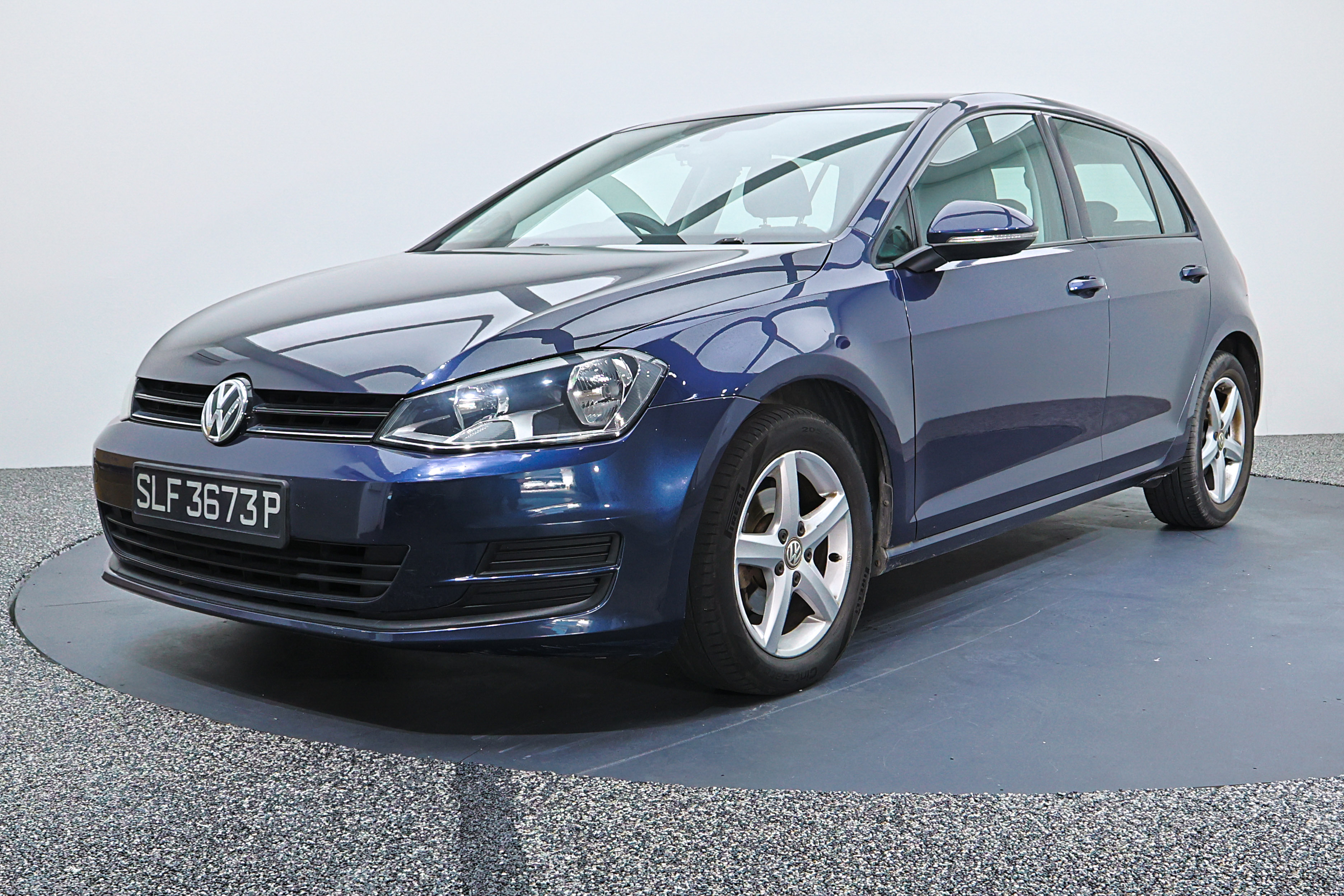 2015 Volkswagen Golf, photo 2