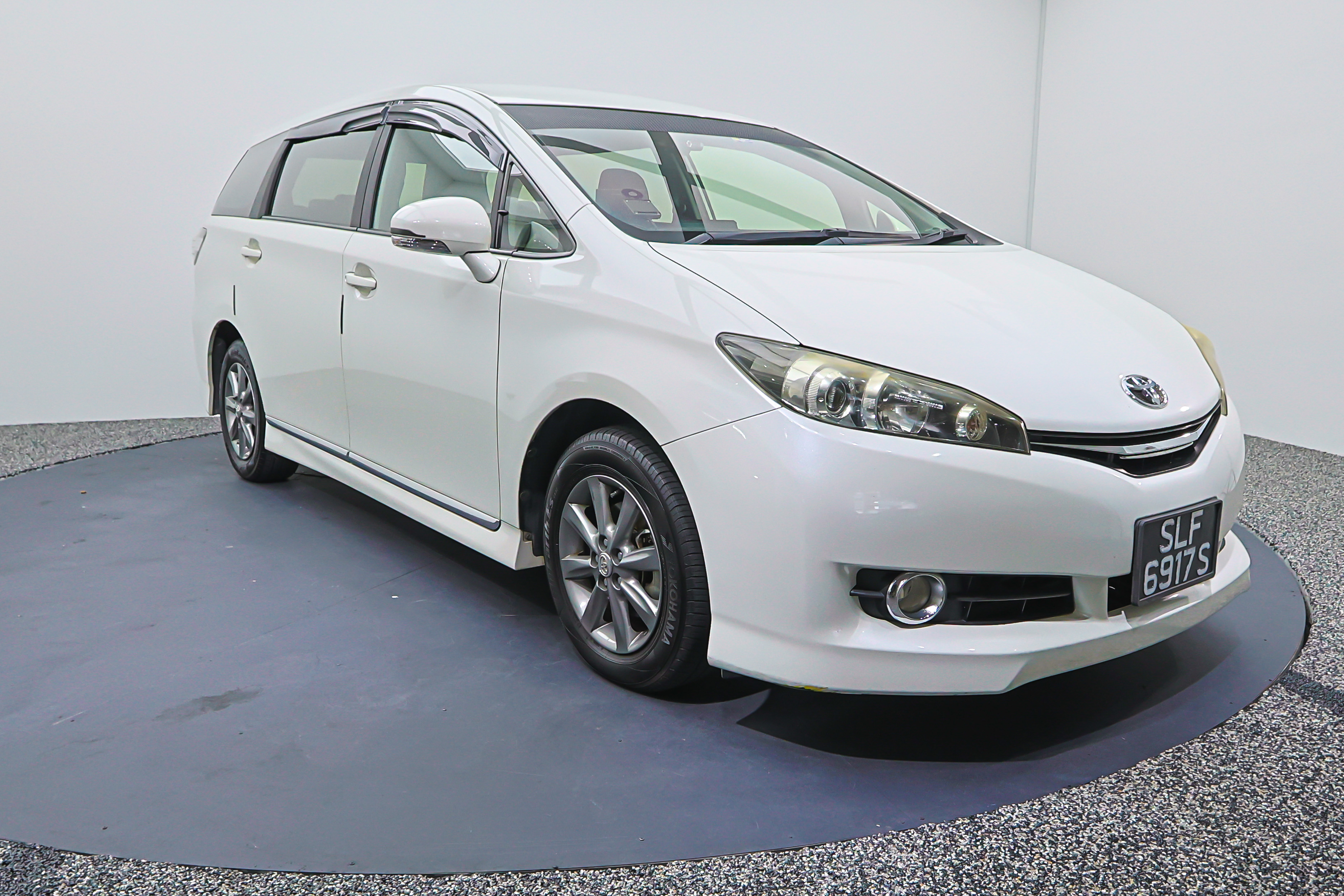 2016 Toyota Wish, photo 4