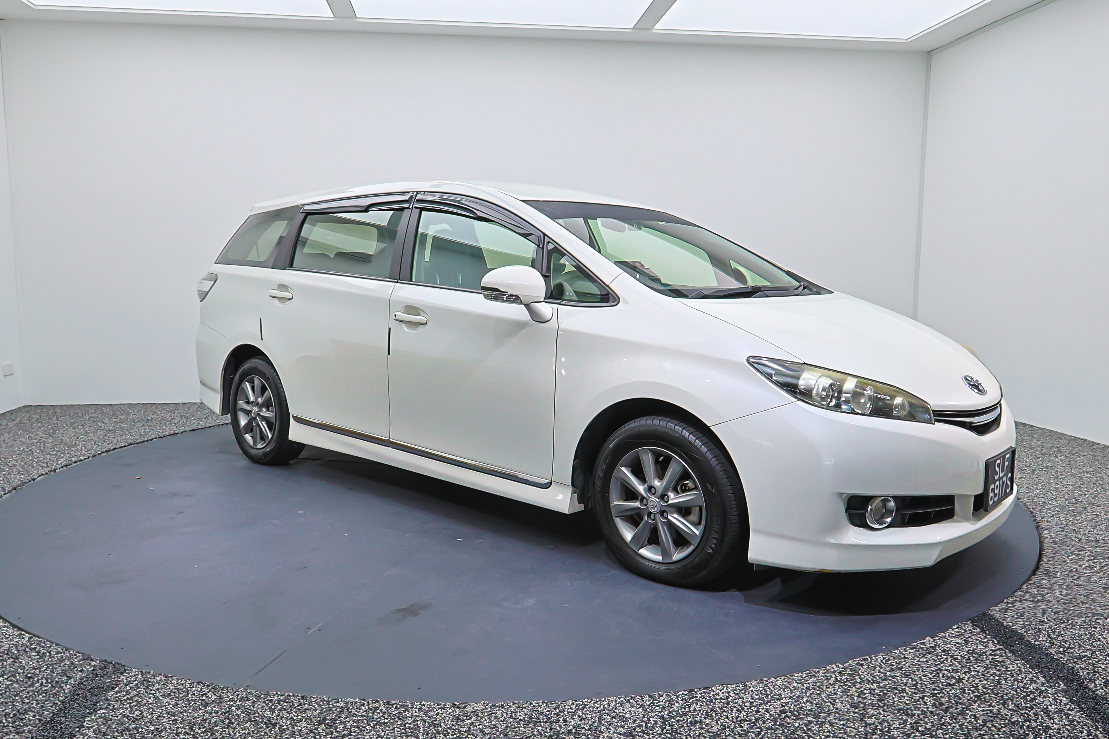 2016 Toyota Wish, photo 6