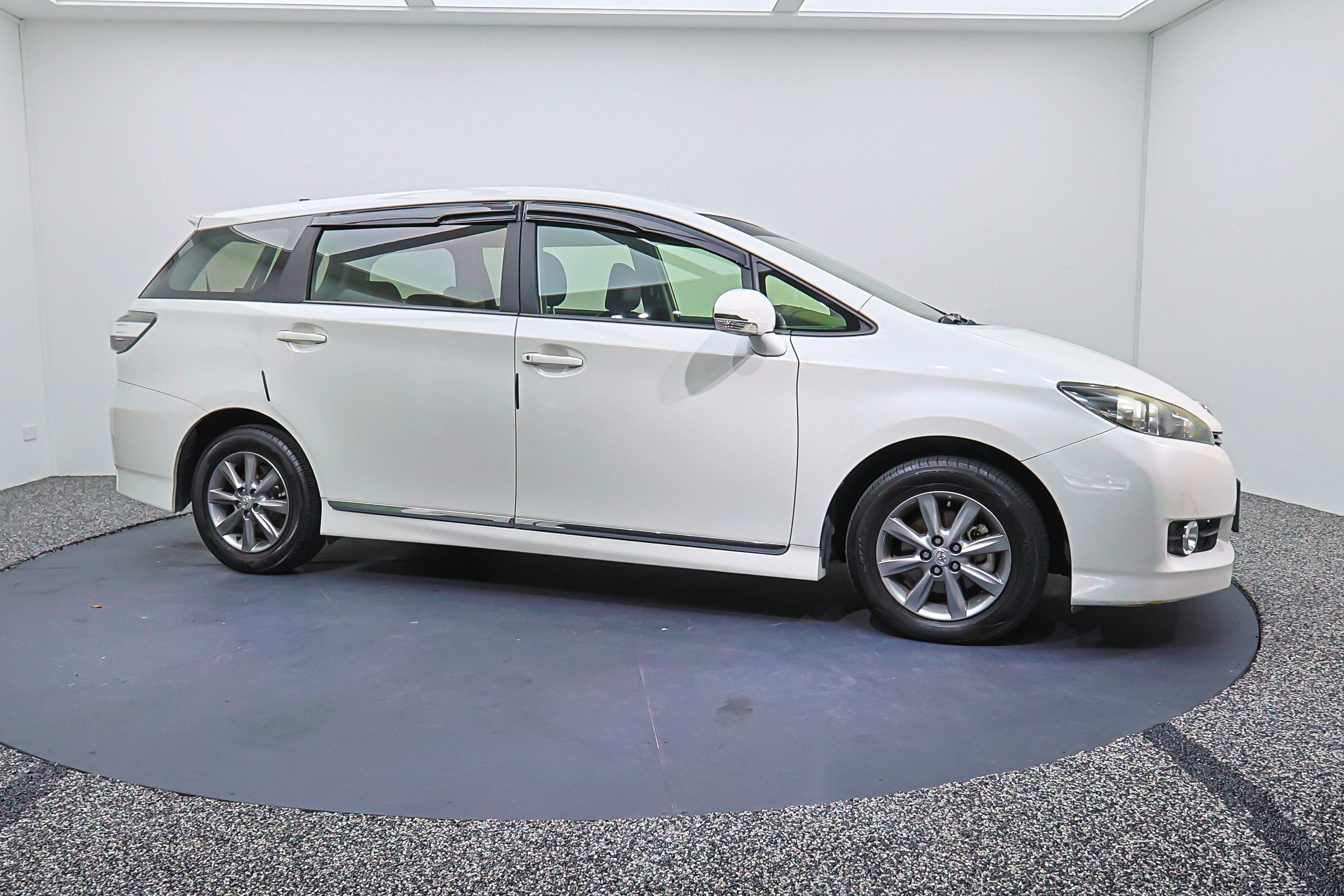 2016 Toyota Wish, photo 8