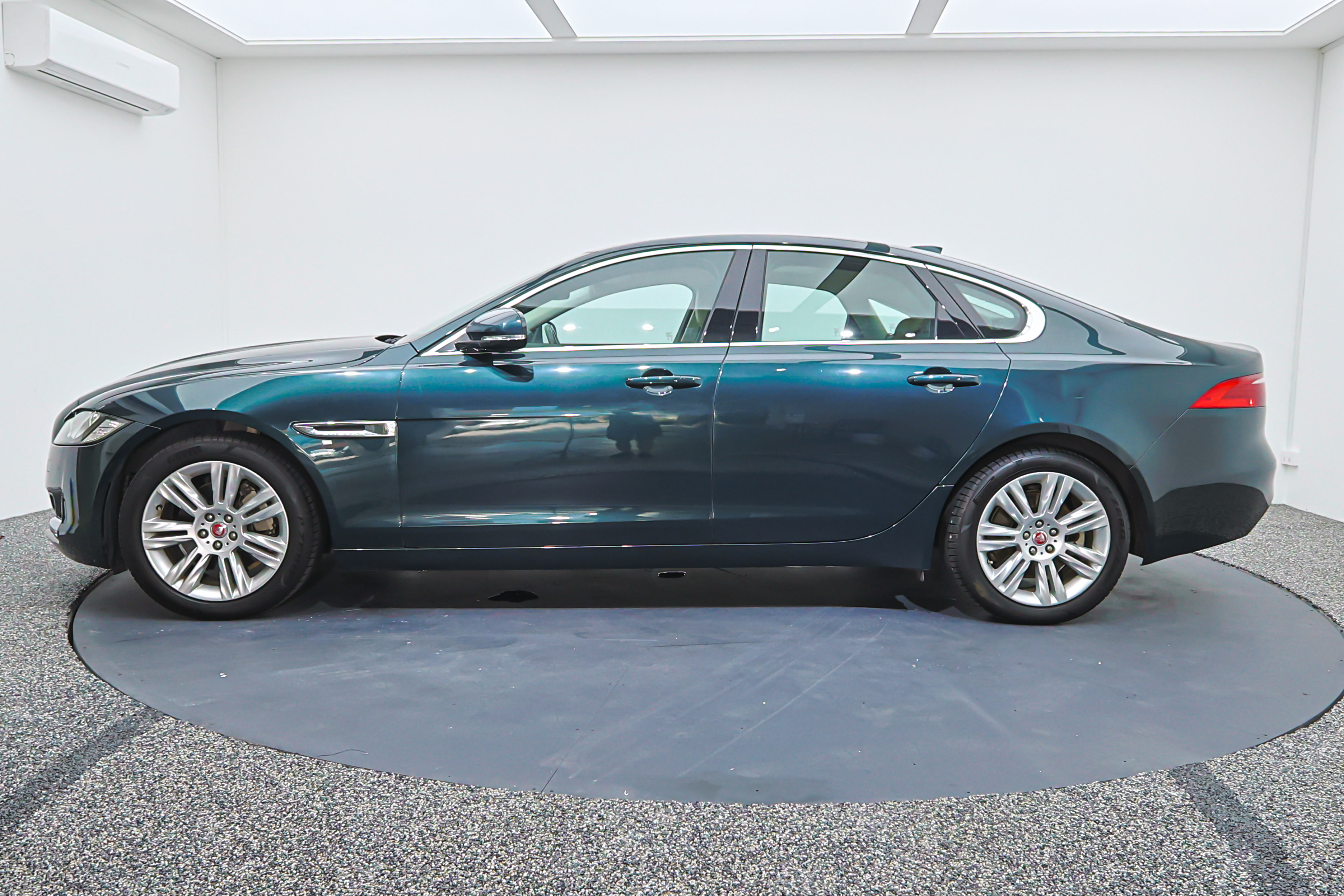 2016 Jaguar XF, photo 6