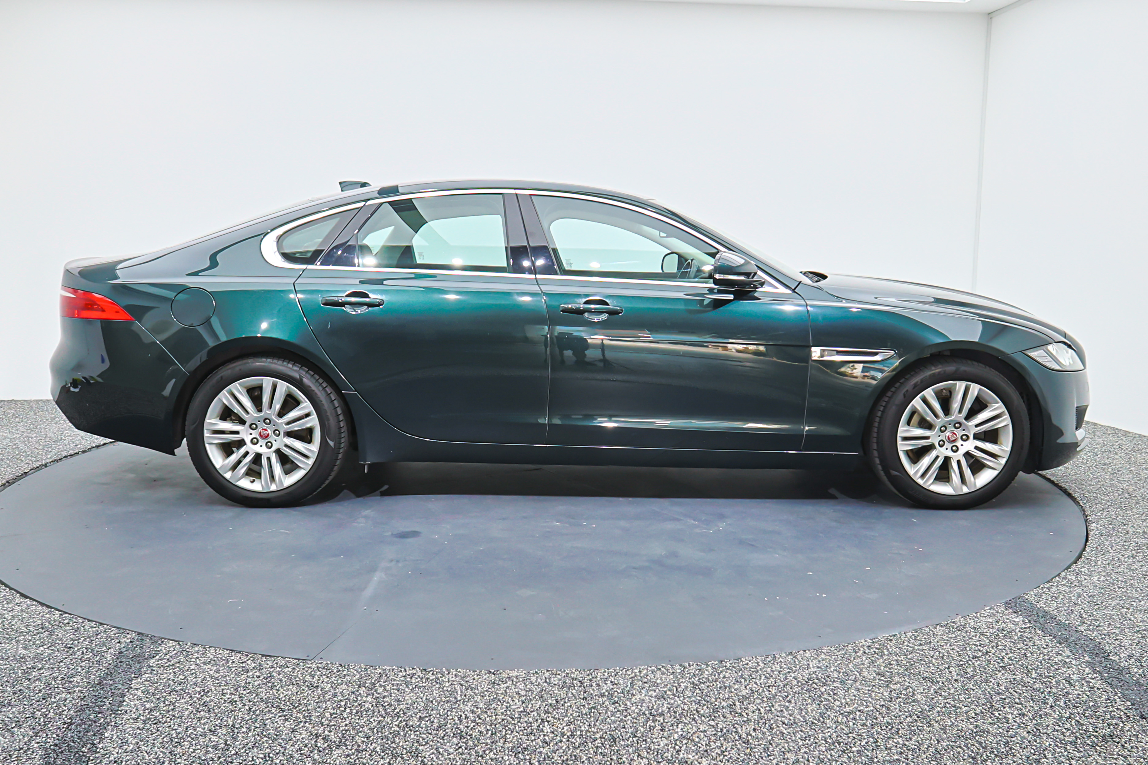 2016 Jaguar XF, photo 8