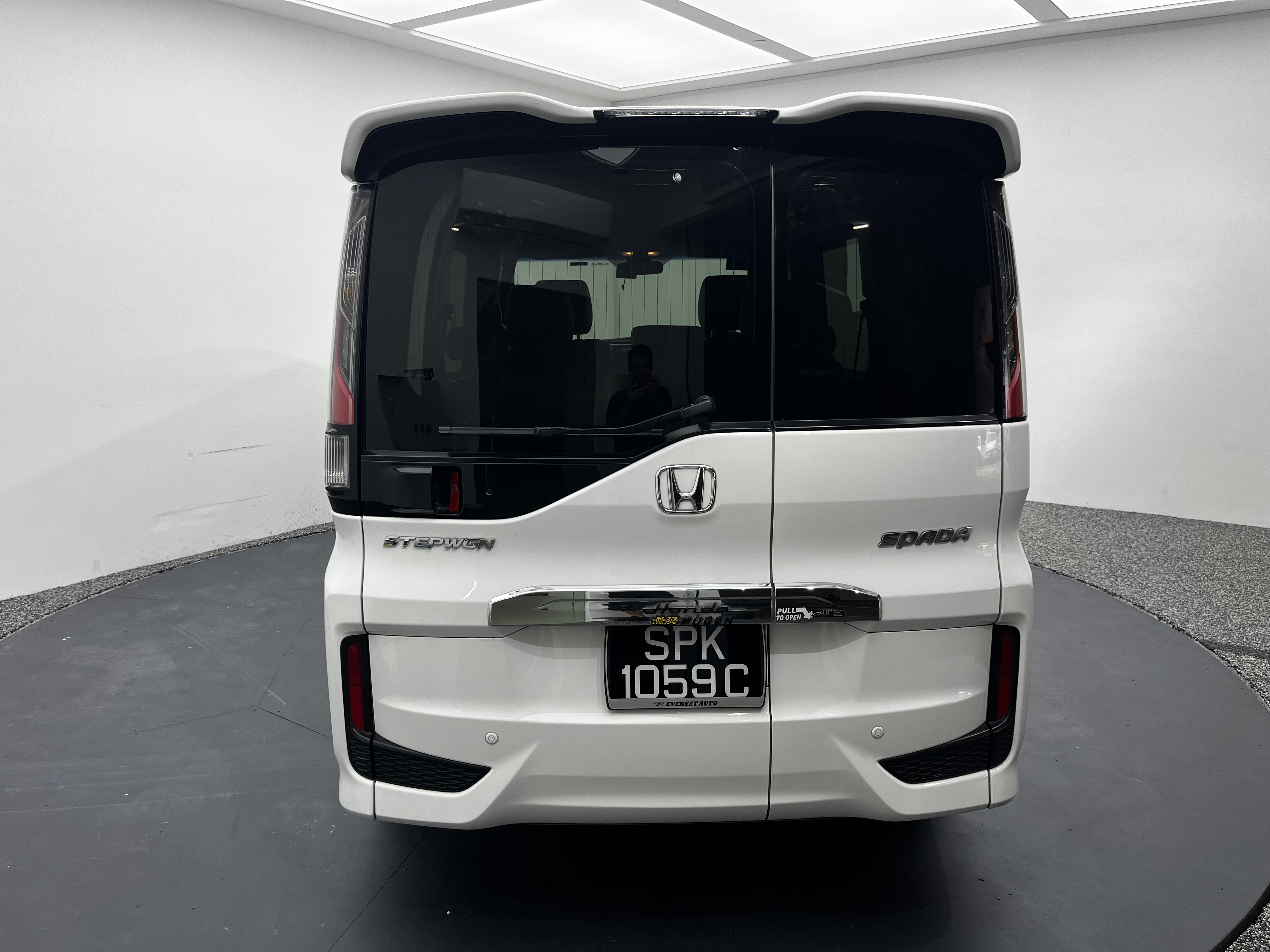 2016 Honda Stepwagon, photo 7