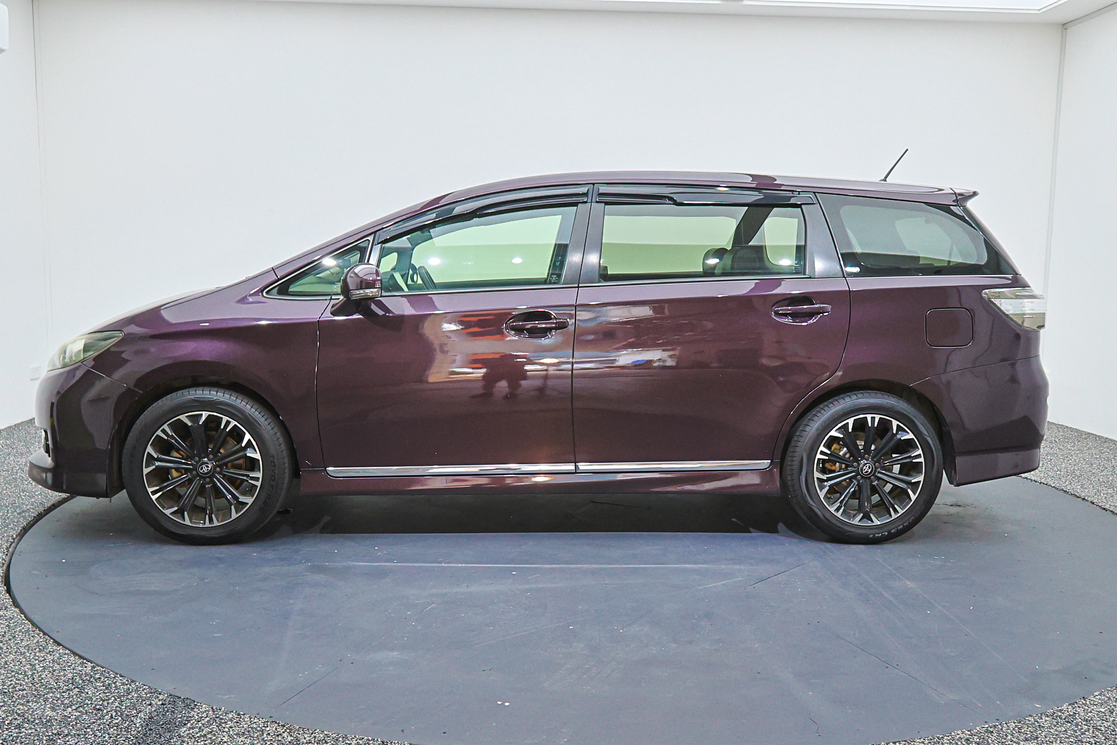 2016 Toyota Wish, photo 6