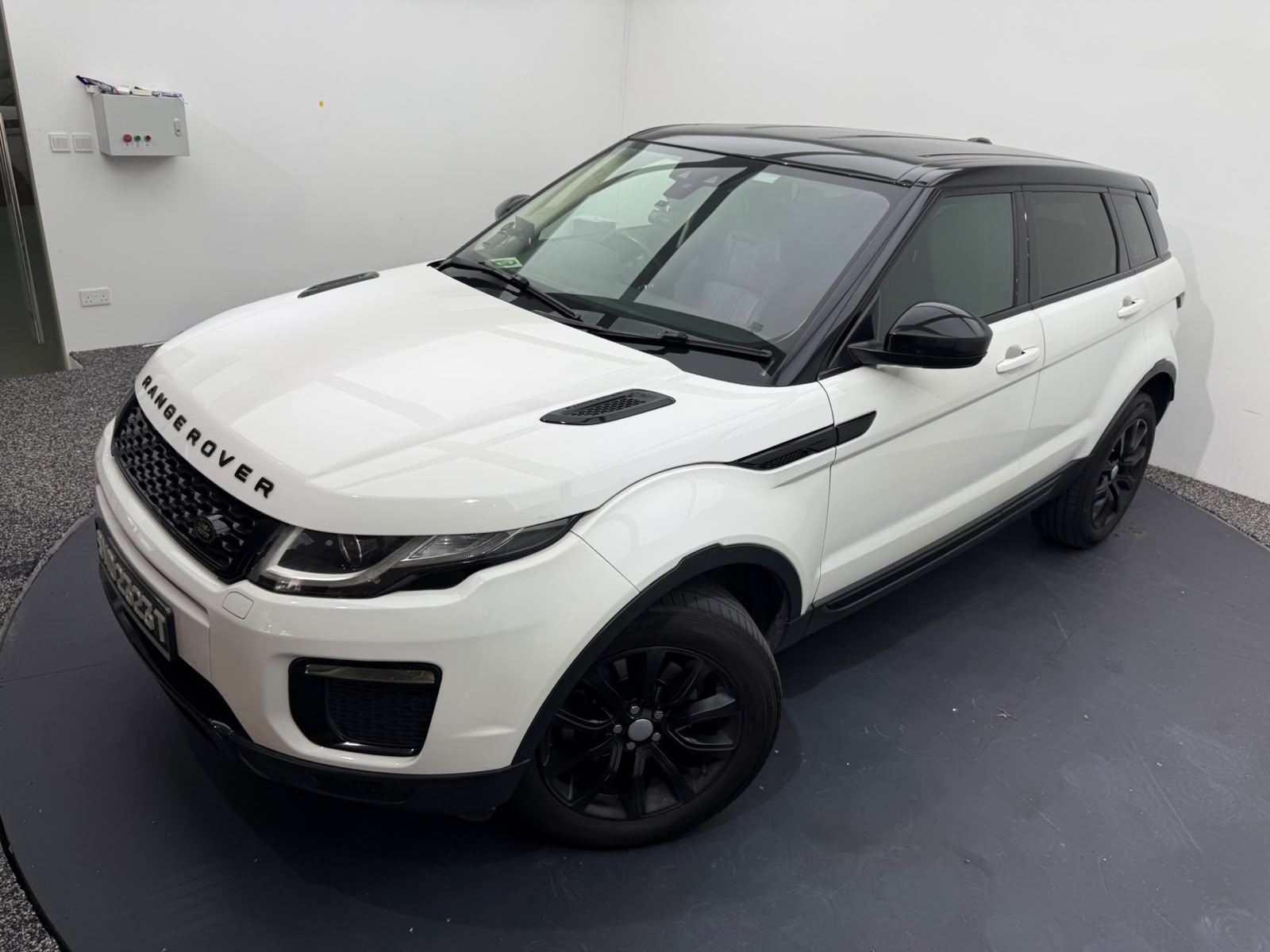 2016 Land Rover Range Rover Evoque, photo 2