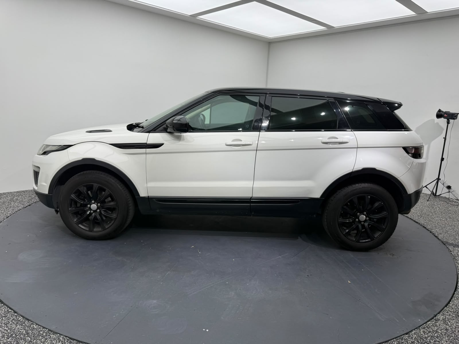 2016 Land Rover Range Rover Evoque, photo 3
