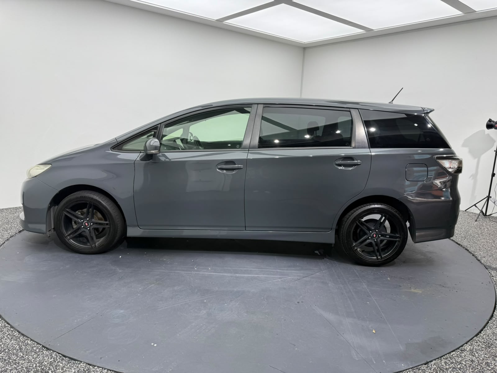 2016 Toyota Wish, photo 3