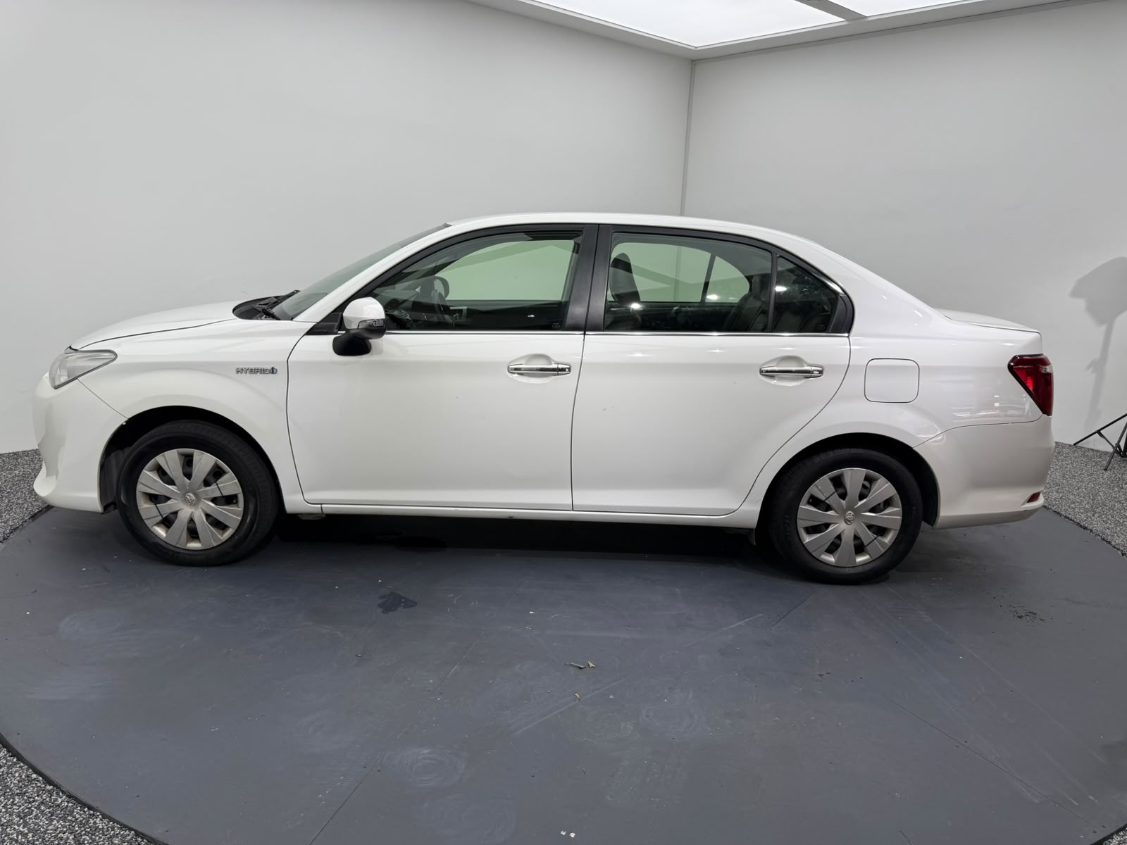 2016 Toyota Corolla Axio, photo 3