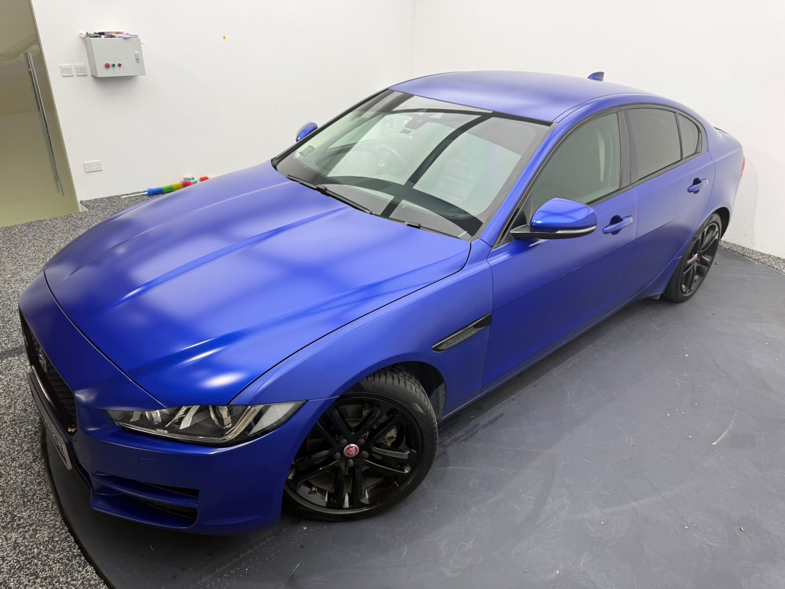 2016 Jaguar XE, photo 2