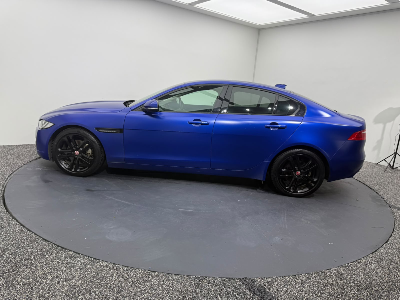 2016 Jaguar XE, photo 3