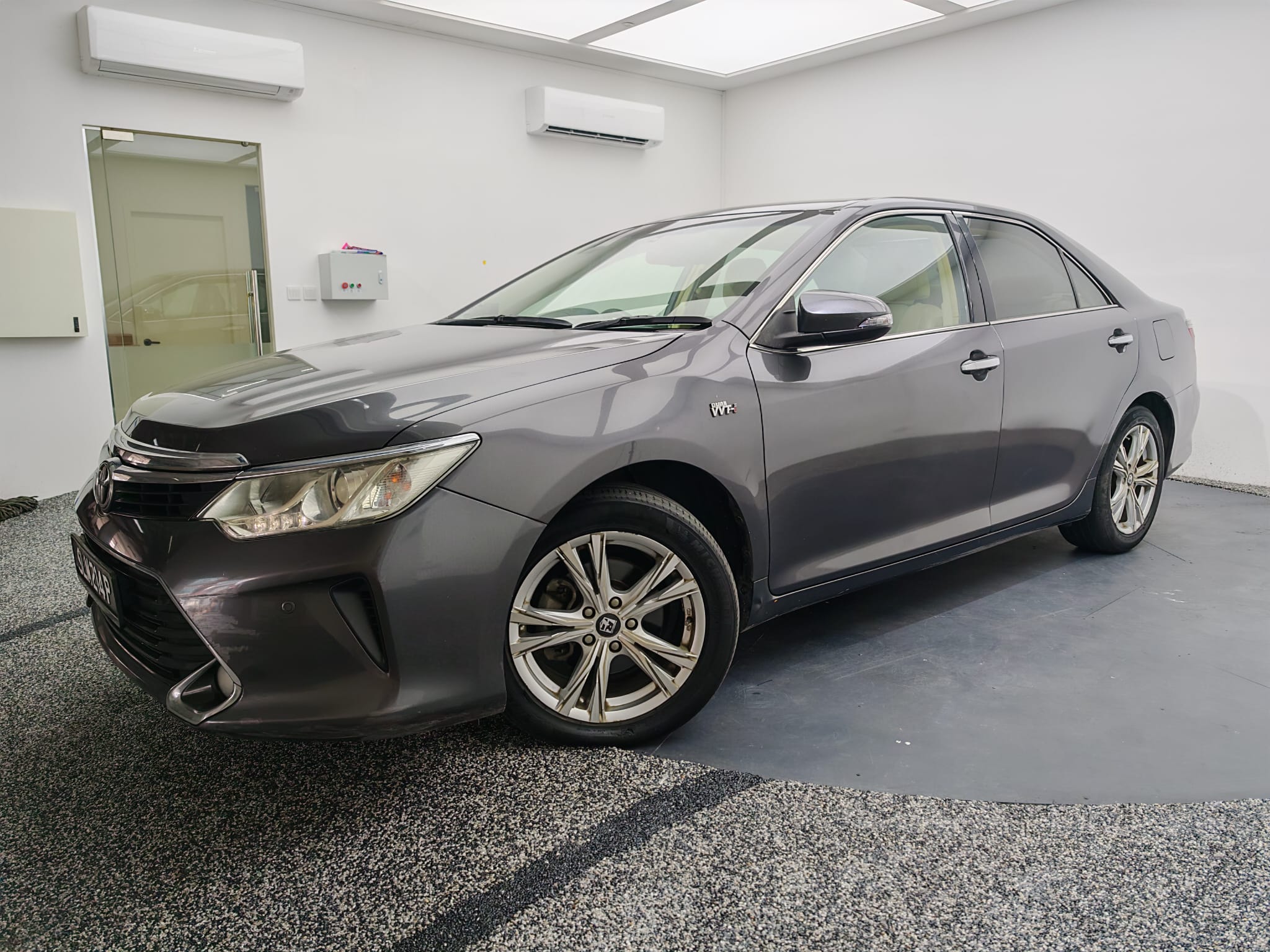 2016 Toyota Camry, photo 2