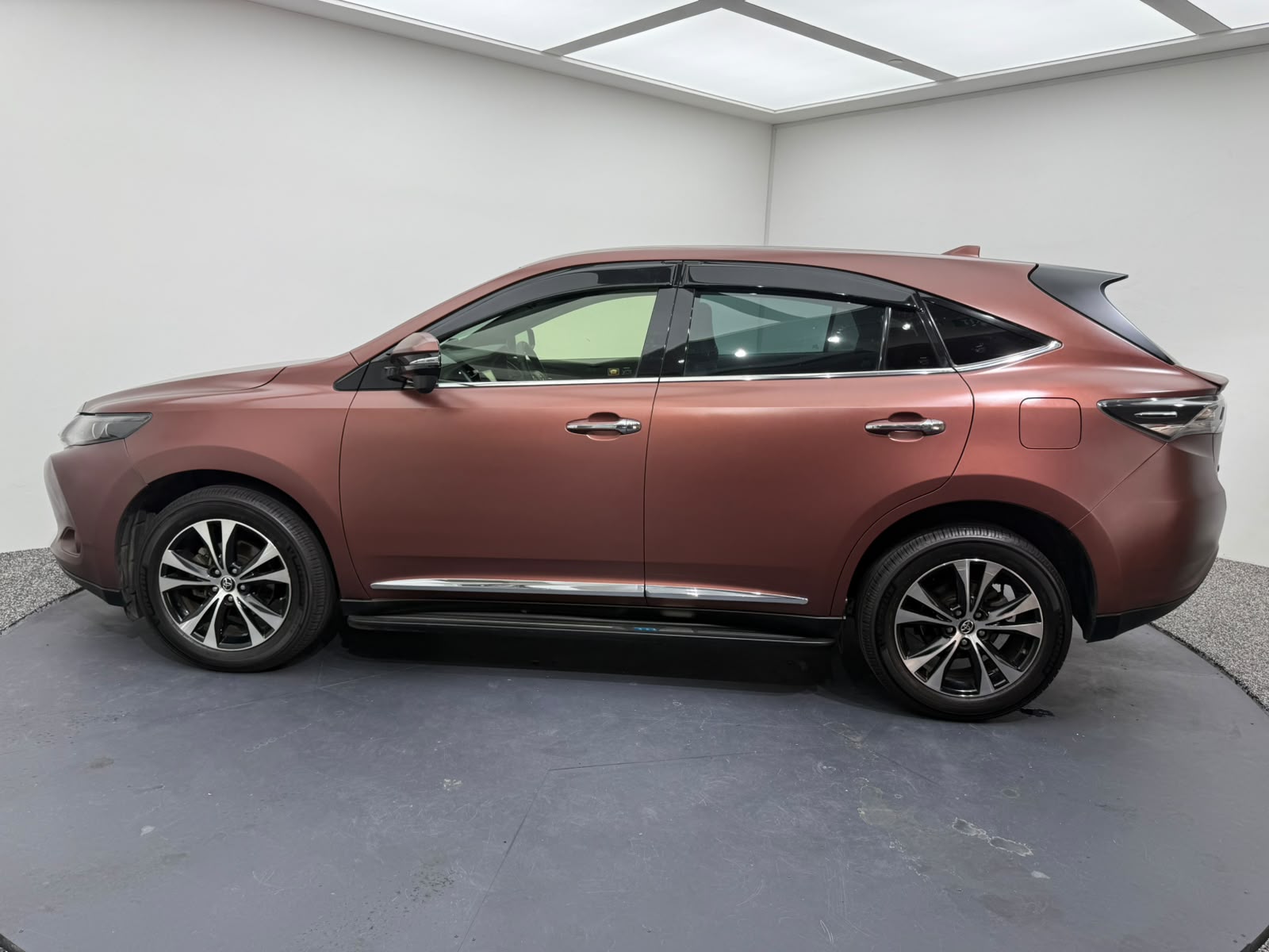 2016 Toyota Harrier, photo 3