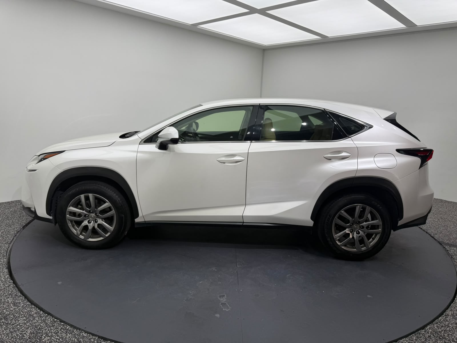 2016 Lexus NX300H, photo 3