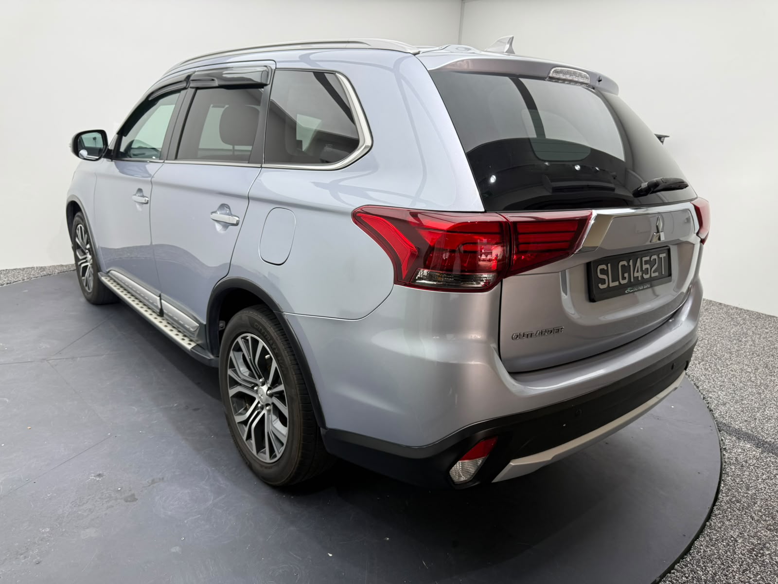 2016 Mitsubishi Outlander, photo 4